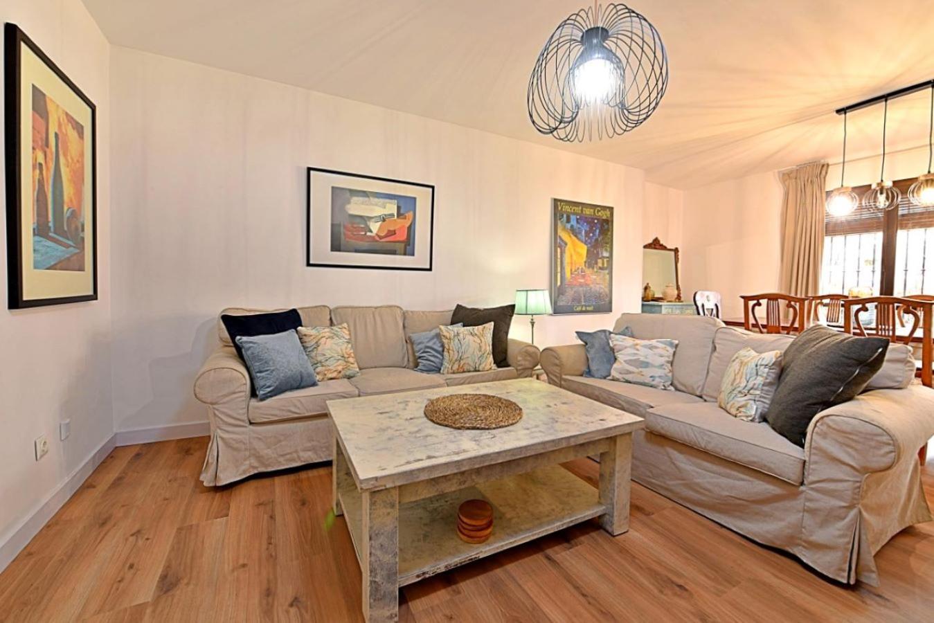Grand Patio Apartment